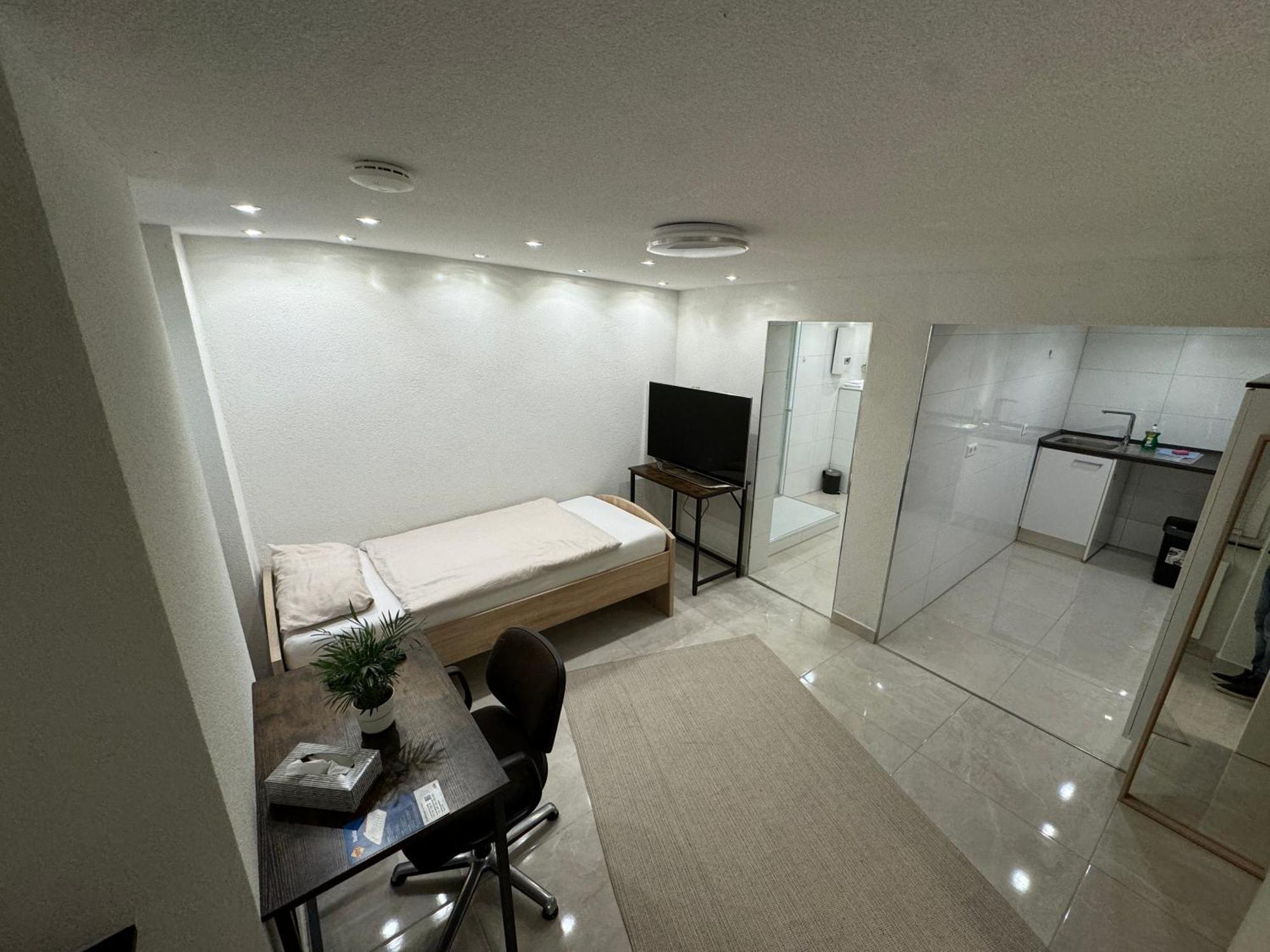 City Apartment Stadtwohnung Mit Kueche Und Netflix Nahe Bahnhof Sinsheim Exteriér fotografie